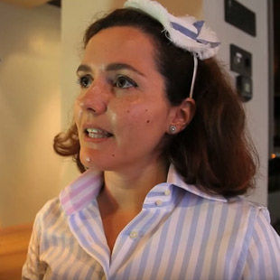 Los tocados están de moda. 