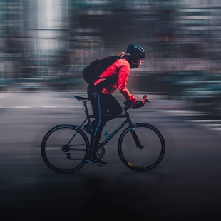 Medidas de seguridad que deben cumplir ciclistas y conductores. 